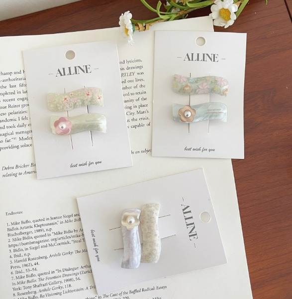 Wavy Flower Pearl Hair Clip