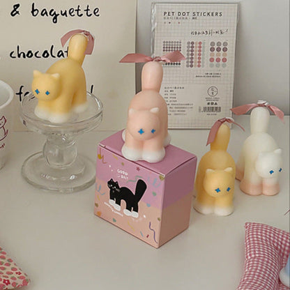 Cat candle with upturned tail